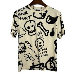EMPYRE AOP All Over Print Ivory‎ T-Shirt Skulls Crossbones Size Large *FLAW*